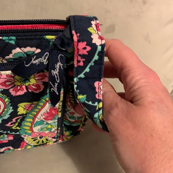 Vera Bradley bag 10 x 7. - Picture 6 of 6